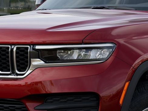 New 2025 Jeep Grand Cherokee Laredo w/ Luxury Tech Group I AWD/4WD image 10