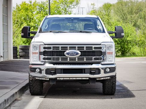 Used 2023 Ford F350 XLT w/ FX4 Off-Road Package AWD/4WD image 9
