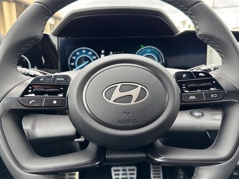 New 2025 Hyundai Elantra SEL image 23