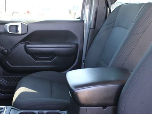 Used 2022 Jeep Wrangler Unlimited Sport AWD/4WD image 28