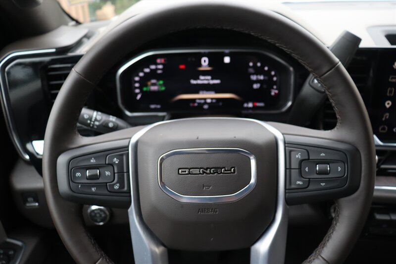 Used 2026 GMC Sierra 1500 SLT AWD/4WD image 11