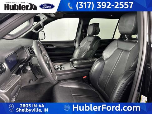 Used 2023 Jeep Wagoneer L Series II AWD/4WD image 13