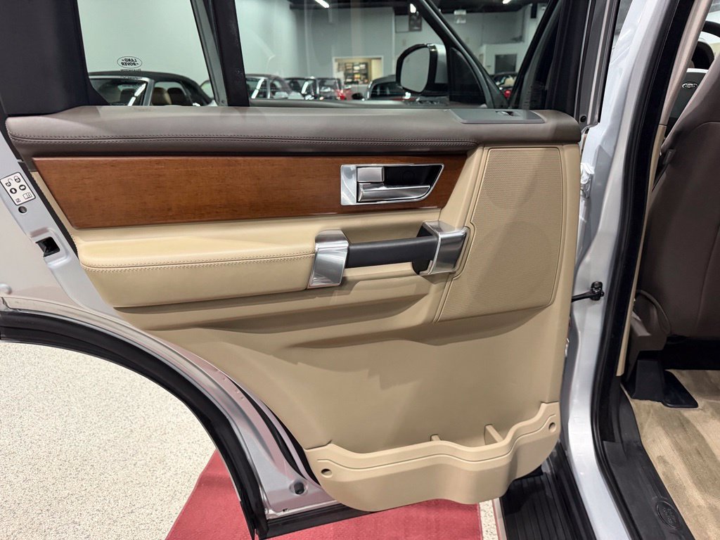 Used 2016 Land Rover LR4 HSE LUX AWD/4WD image 28