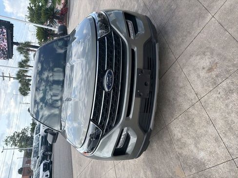 Used 2020 Ford Explorer XLT w/ Equipment Group 202A RWD image 2
