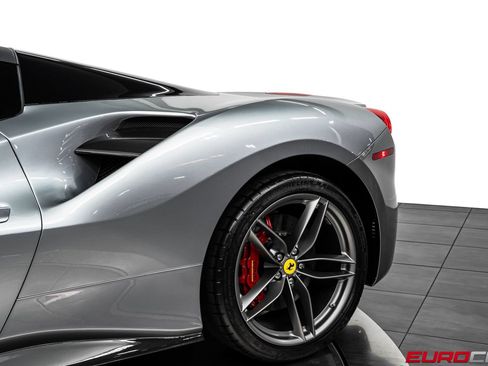 Used 2018 Ferrari 488 Spider RWD image 21