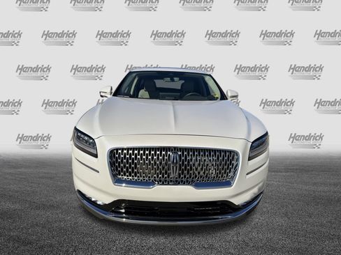 Used 2023 Lincoln Nautilus Reserve w/ Equipment Group 202A image 3