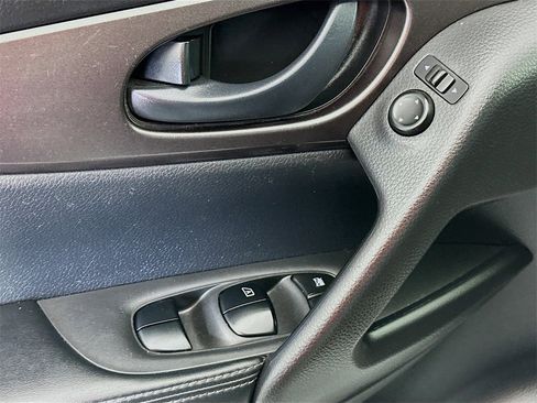 Used 2017 Nissan Rogue Sport S w/ S Appearance Package image 17