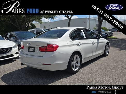 Used 2015 BMW 320i Sedan RWD image 4