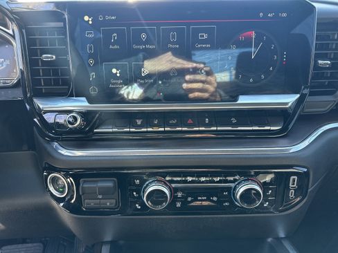 Used 2024 GMC Sierra 2500 SLT image 28