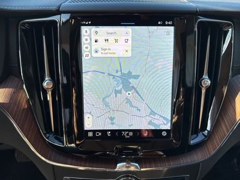 Certified 2024 Volvo XC60 B5 Ultimate w/ Protection Package Premier image 15