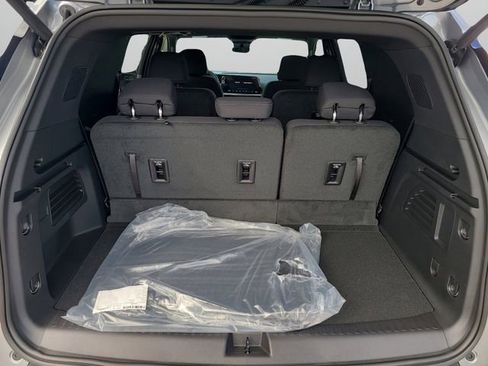 New 2026 Chevrolet Traverse LT w/ Midnight/Sport Edition FWD image 10