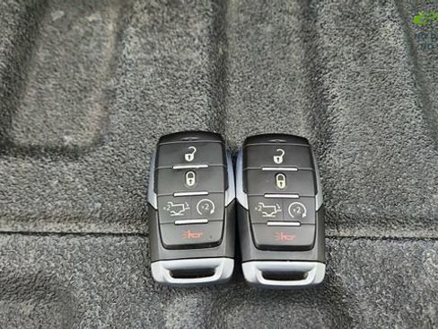 Used 2021 RAM 1500 Laramie AWD/4WD image 61
