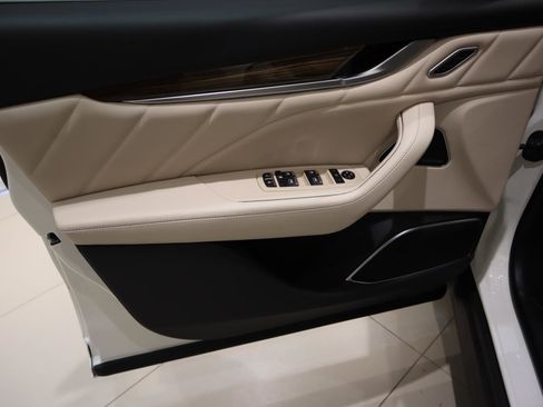 Used 2022 Maserati Levante GT image 27