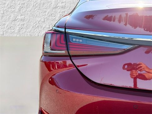 New 2025 Lexus ES 350 w/ Premium Package image 10