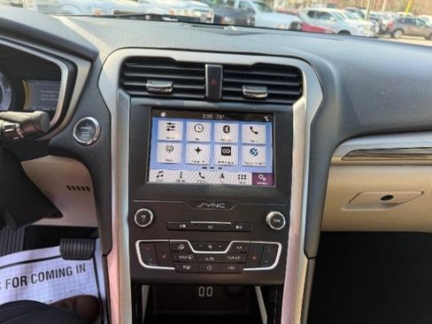 Used 2019 Ford Fusion SEL image 24