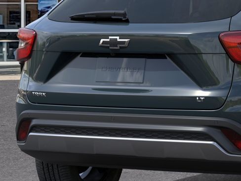 New 2026 Chevrolet Trax LT w/ Driver Confidence Package FWD image 38