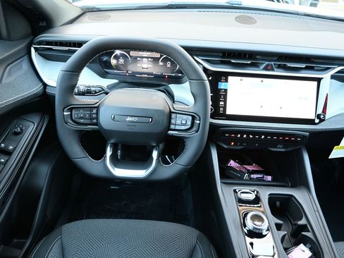 New 2026 Jeep Cherokee Laredo image 13