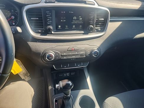 Used 2017 Kia Sorento AWD w/ LX Convenience Package image 22