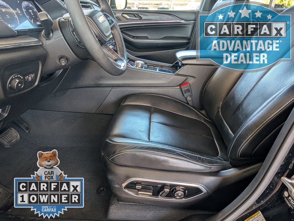 Used 2023 Jeep Grand Cherokee L Overland w/ Luxury Tech Group IV AWD/4WD image 17
