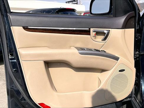 Used 2012 Hyundai Santa Fe Limited w/ Navigation Pkg 4 image 19