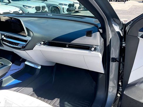 Used 2024 Cadillac Lyriq Sport image 18