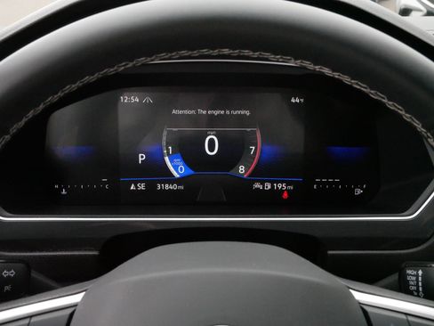 Certified 2024 Volkswagen Tiguan SE w/ Panoramic Sunroof Package image 21