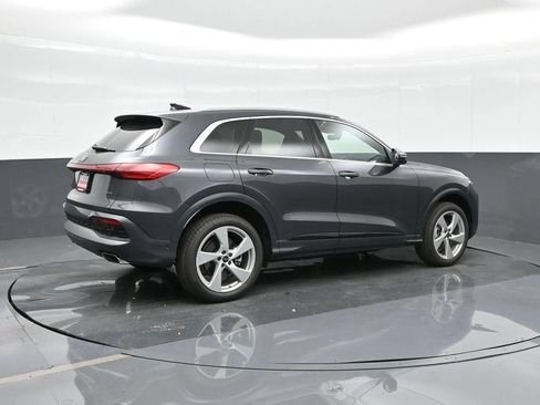 Used 2025 Audi Q5 Premium Plus w/ Premium Plus AWD/4WD image 2
