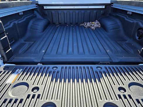 New 2026 Nissan Frontier SV image 13