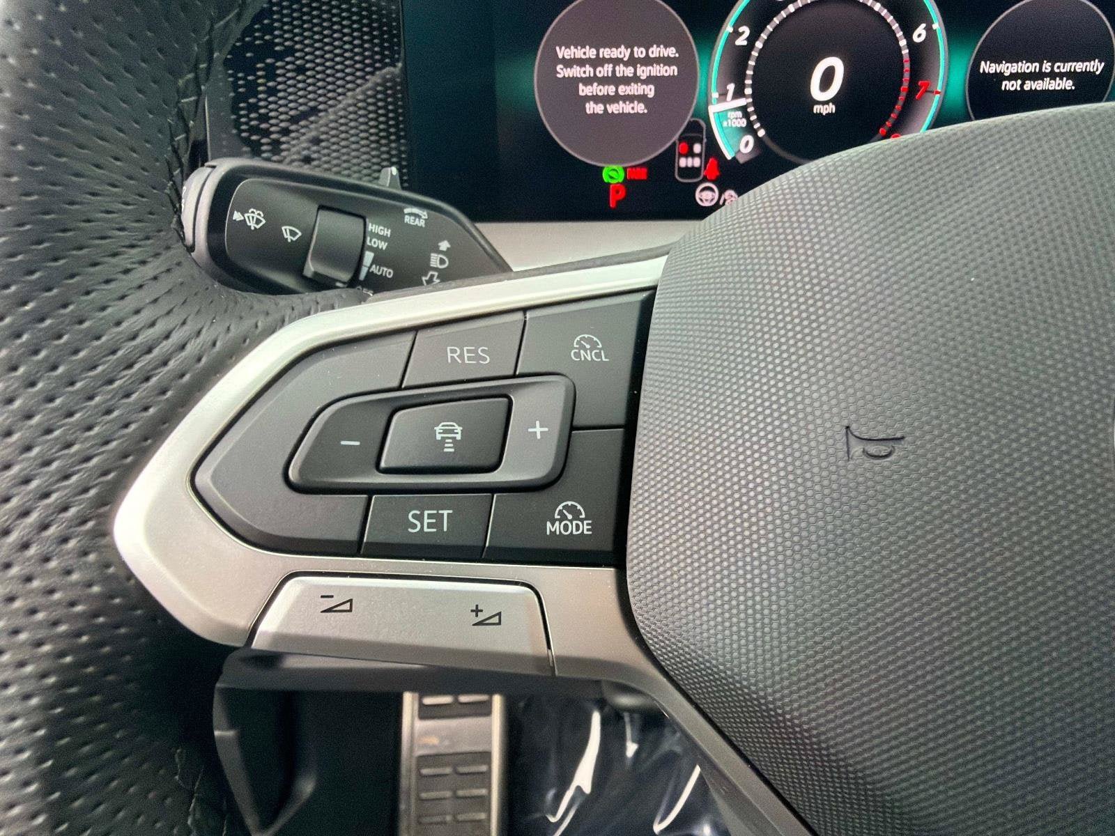 Certified 2026 Volkswagen Tiguan SE R-Line FWD image 29