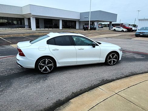 Used 2024 Volvo S60 B5 Core AWD/4WD image 4