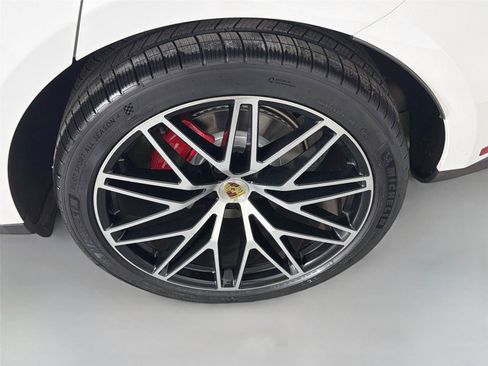 Certified 2023 Porsche Macan S w/ Premium Package Plus AWD/4WD image 12