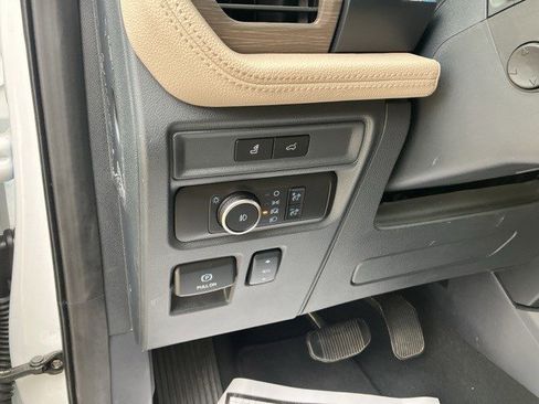 Used 2024 Ford Expedition Max Limited image 15