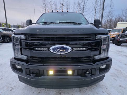 Used 2019 Ford F250 Lariat image 2