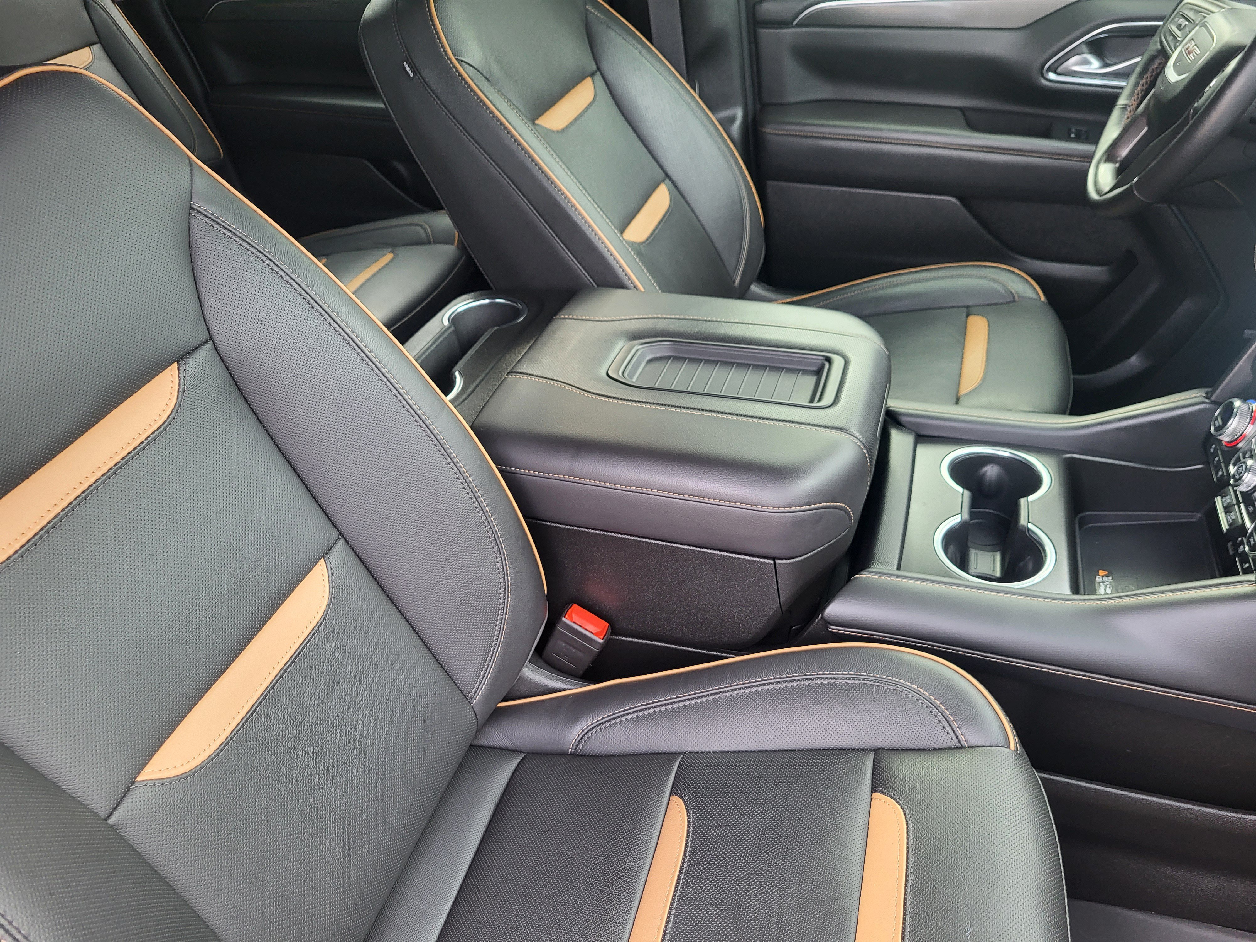 Used 2023 GMC Yukon XL AT4 w/ AT4 Premium Package AWD/4WD image 14
