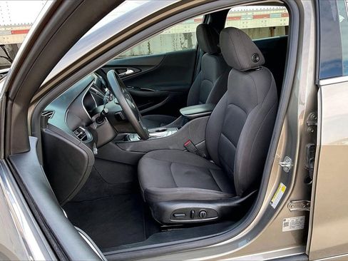 Used 2020 Chevrolet Malibu LT image 24