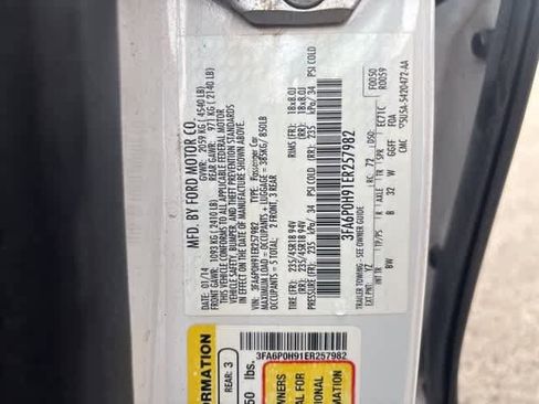 Used 2014 Ford Fusion SE w/ Equipment Group 202A image 23