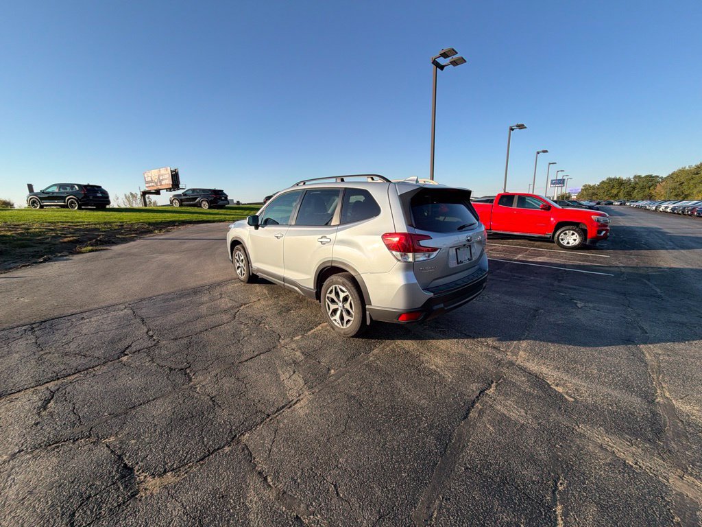 Used 2023 Subaru Forester Premium AWD/4WD image 6