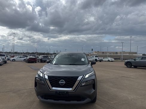 Certified 2023 Nissan Rogue S image 4