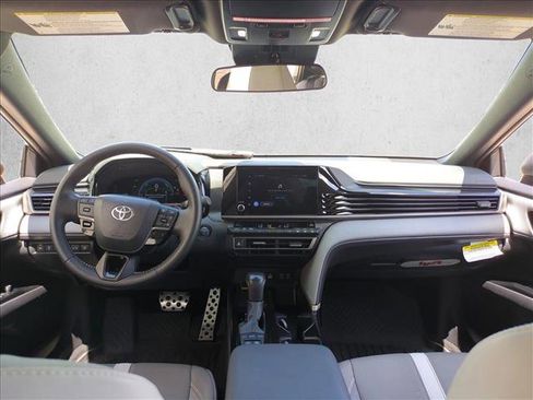Certified 2025 Toyota Camry SE FWD image 17