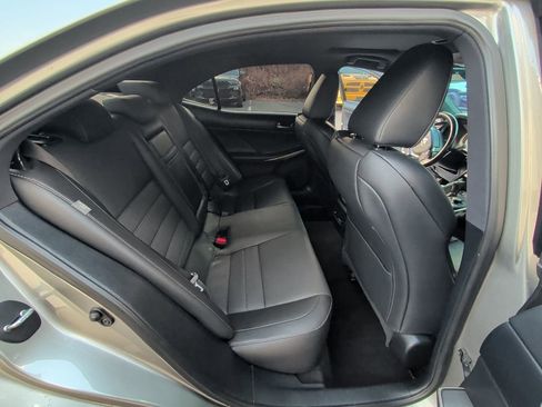Used 2019 Lexus IS 300 AWD image 15