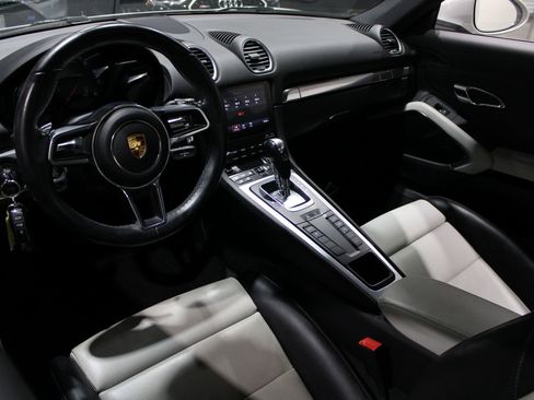 Used 2019 Porsche 718 Cayman image 18