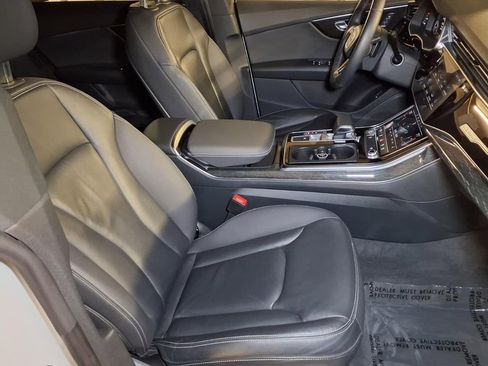 Used 2019 Audi Q8 Premium AWD/4WD image 23