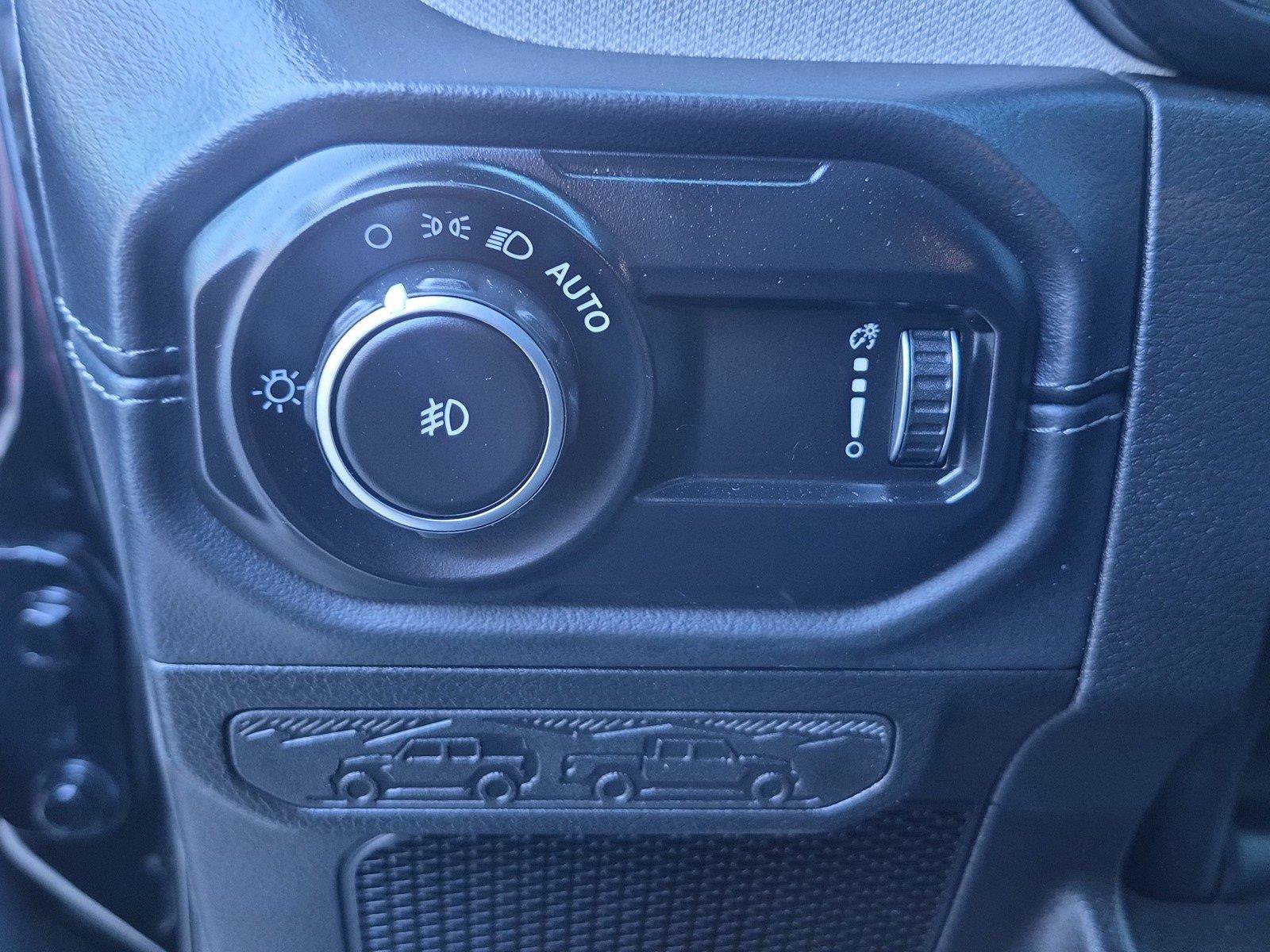 Certified 2026 Jeep Wrangler Unlimited Sahara AWD/4WD image 19