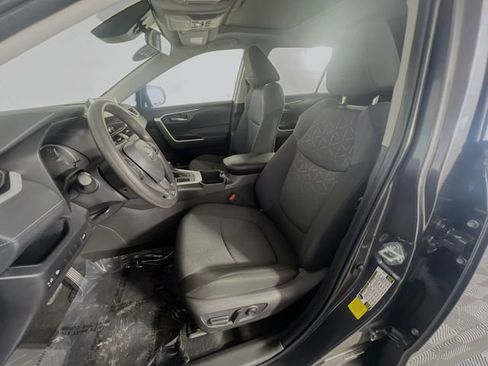Used 2025 Toyota RAV4 XLE w/ Convenience Package FWD image 10