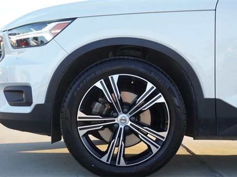 Used 2021 Volvo XC40 T5 Inscription w/ Advanced Package image 4