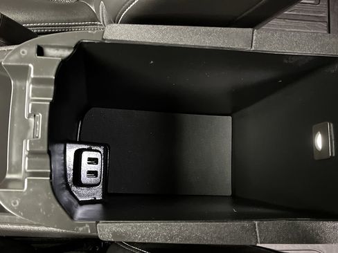 Certified 2022 GMC Terrain SLT w/ LPO, Floor Liner Package AWD/4WD image 25