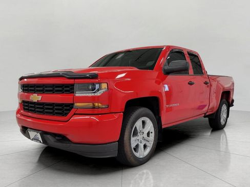 Used 2017 Chevrolet Silverado 1500 Custom w/ Custom Convenience Package AWD/4WD image 12