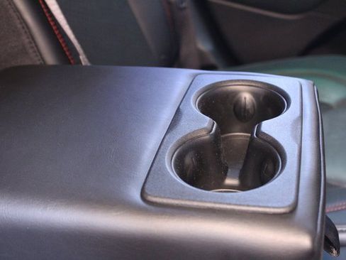 Used 2019 Jeep Cherokee Trailhawk w/ Cold Weather Group image 15