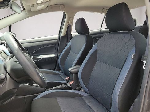 Used 2025 Nissan Versa SV FWD image 11