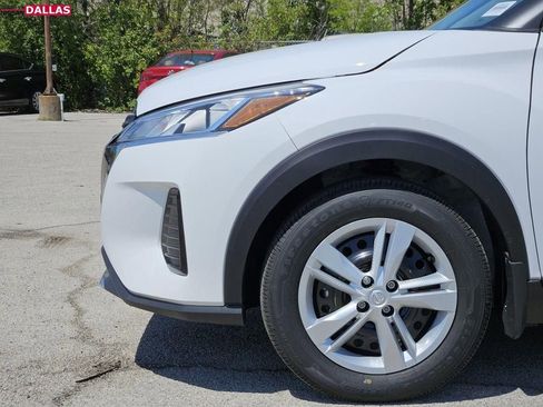 New 2025 Nissan Kicks Play S image 6